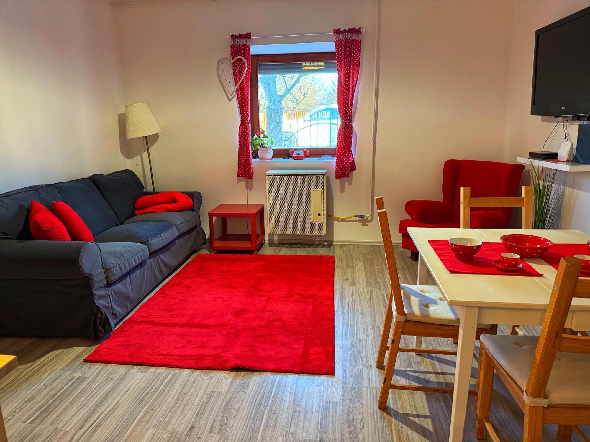 Poettyoesotthon Vendeghaz Apartment Tiszabábolna Екстериор снимка